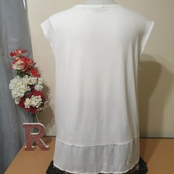 BASQUE AU-20 White Sleeveless Blouse Top Round Neck NWOT - Picture 3 of 11